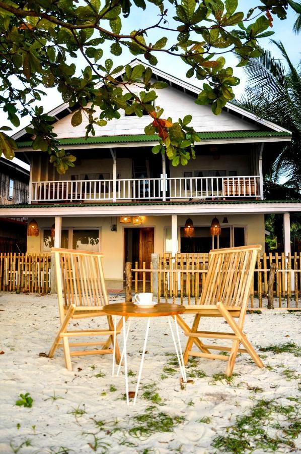 Crow'S Nest Hotel Tua Pejat Buitenkant foto