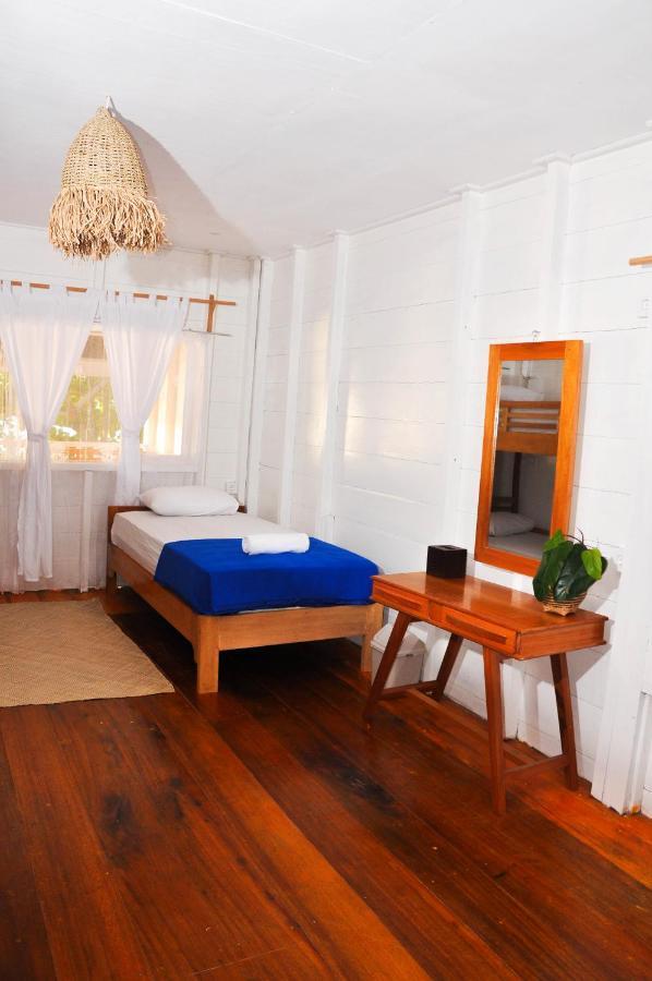 Crow'S Nest Hotel Tua Pejat Buitenkant foto