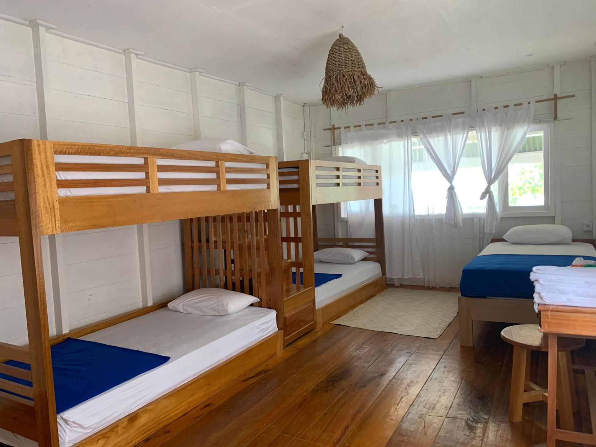 Crow'S Nest Hotel Tua Pejat Buitenkant foto