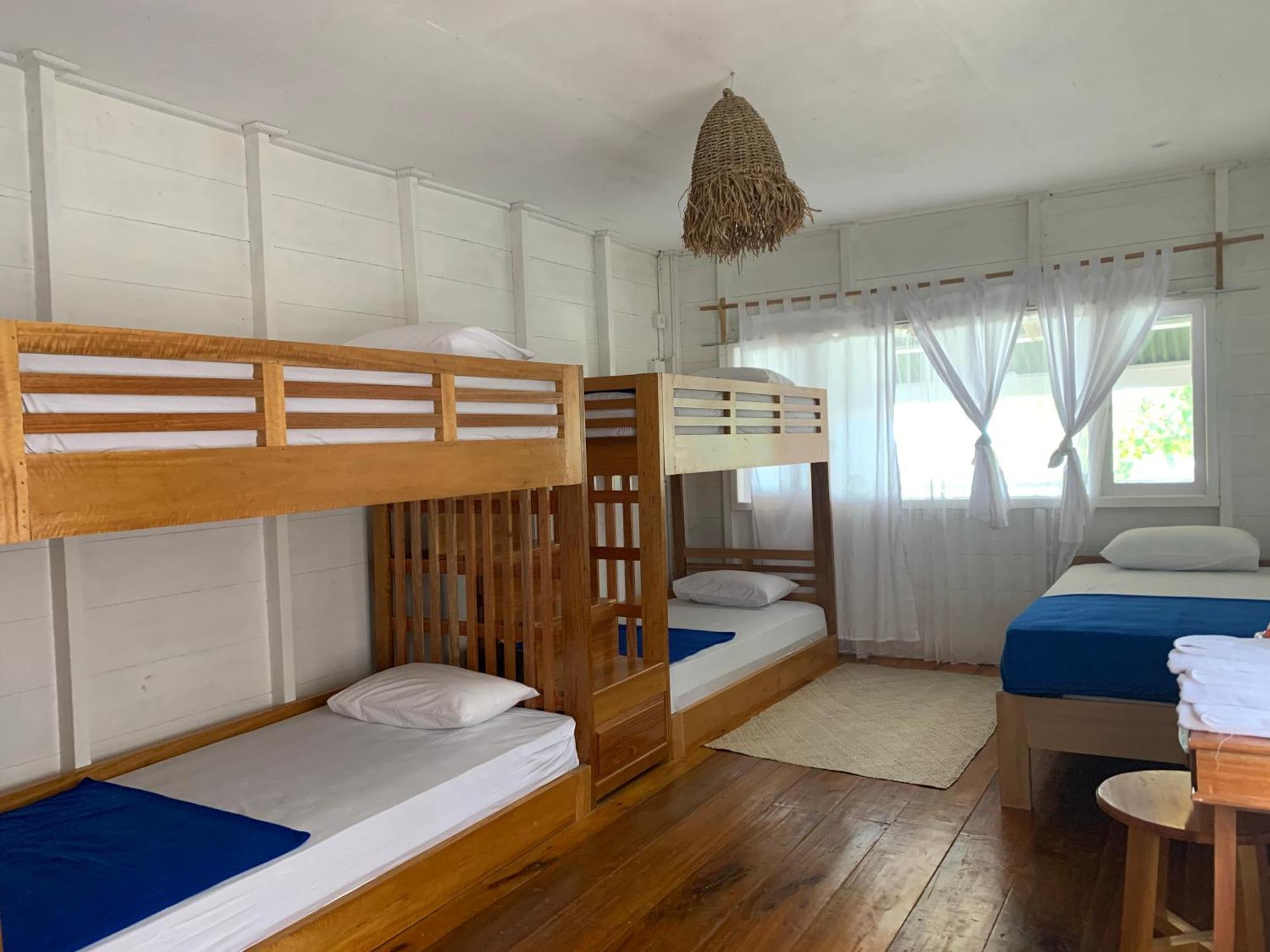 Crow'S Nest Hotel Tua Pejat Buitenkant foto
